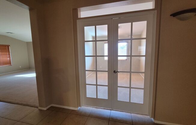 Great Home 3bd plus a Den!