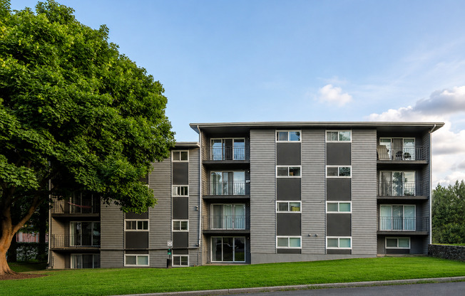 2 beds, 1 bath, $1,150, Unit B