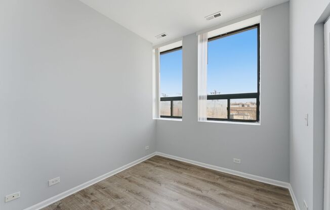 2 beds, 2 baths, 900 sqft, $2,550, Unit 212