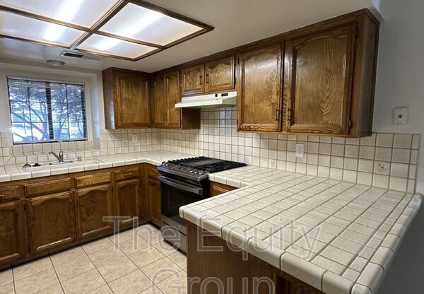 722 S LINWOOD AVE