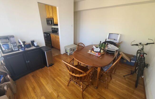 Spacious, Sunny 2BR/2BTH w/ HW Floors, New Kitchen, A/C