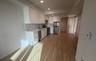 2 beds, 1 bath, 600 sqft, $3,995, Unit 704