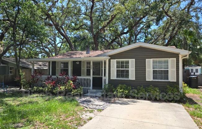 608 Tangerine Ave