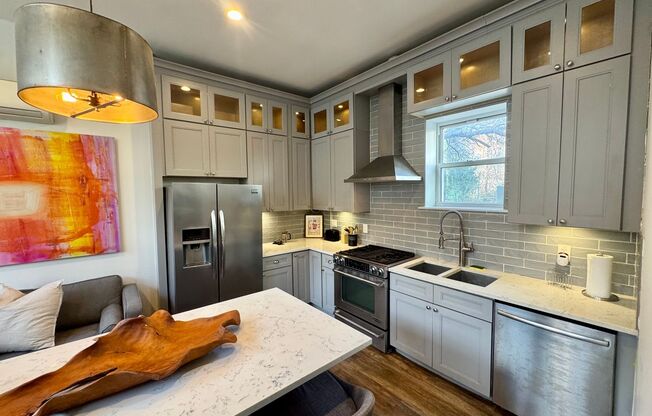 2423 Cambreleng LLC