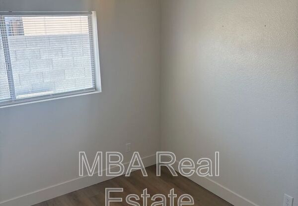 5040 N. 18th Ave #3