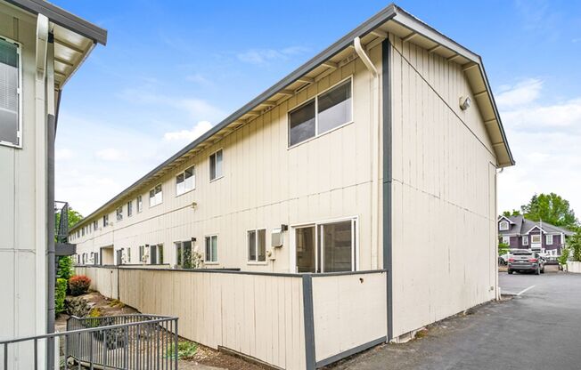 2 beds, 1 bath, 742 sqft, $1,495, Unit 1