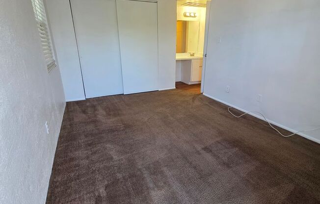 1 bed, 1 bath, 575 sqft, $949, Unit 43