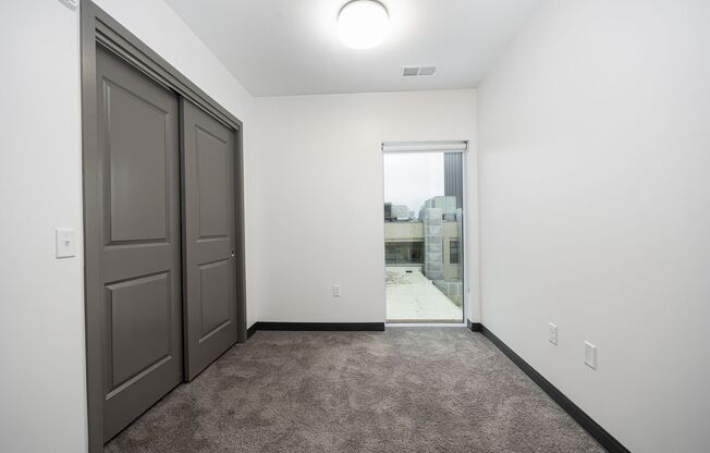 Studio, 1 bath, 427 sqft, $1,060, Unit 801