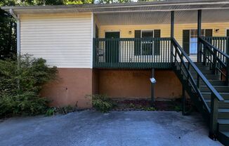 2 Bedroom/2 Bath Duplex Perfect for Roommates