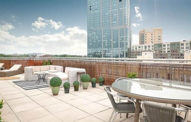 2 beds, 1.5 baths, 836 sqft, $4,750, Unit PHN