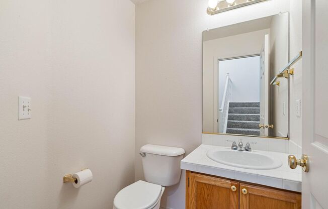 Spacious 3-bdrm/2.5-bath Bethany home w/ a cozy vibe—Private back yard, A/C, 2-car garage, fab location