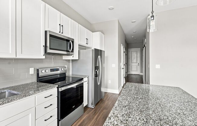 Studio, 1 bath, 640 sqft, $1,399, Unit 313 S1