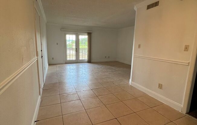 Beautiful 2 Bedroom 1 Bathroom condo in Altamonte Springs