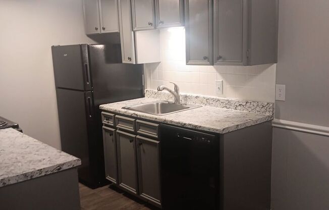1 bed, 1 bath, 555 sqft, $615, Unit 7814-110