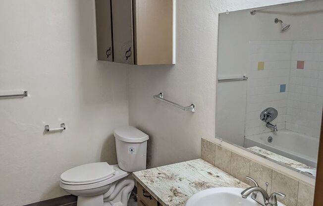 2 beds, 1 bath, 950 sqft, $1,175, Unit 1025