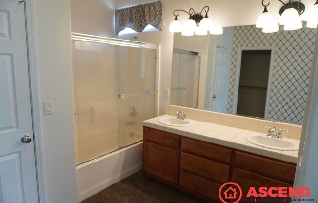 3 beds, 2 baths, $2,300