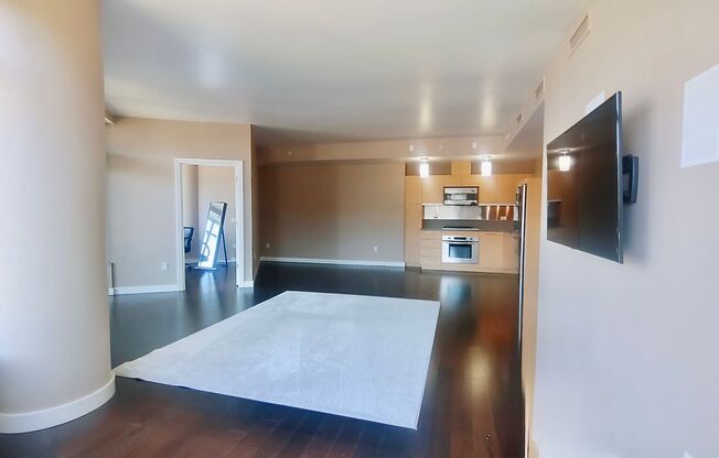 1 bed, 1 bath, $2,495, Unit UNIT 1300