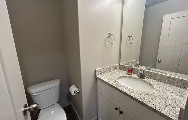 3 Bedroom 2.5 Bathroom Townhome in Santaquin!