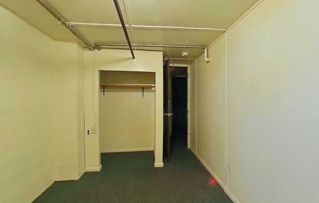 Room ~ Close to Campus