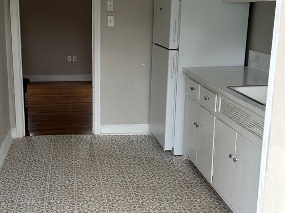 1 bed, 1 bath, 700 sqft, $885, Unit 1109-2