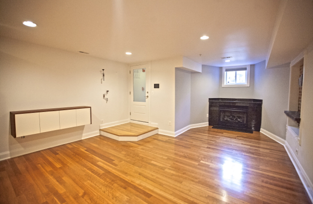 2129 1 ST NW
