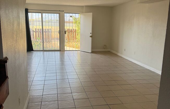 Stunning 2 Bed Condo in Highland | 1 Bath | $1695 | Available 5/28/2025
