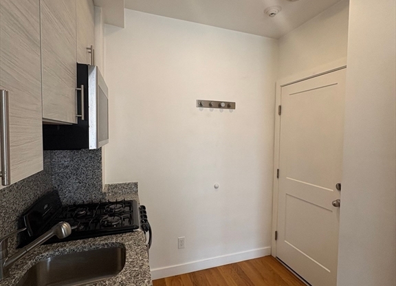 Studio, 1 bath, $1,495, Unit 4