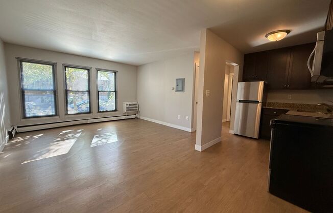 Modern Farwell Ave Apartments