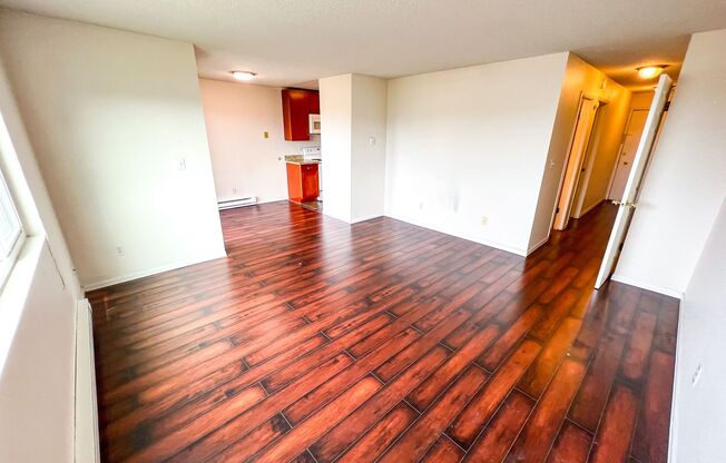 1 bed, 1 bath, $1,595, Unit 105