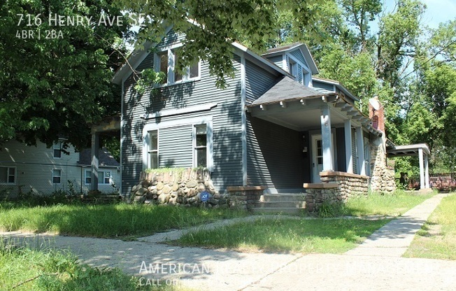 716 HENRY AVE SE