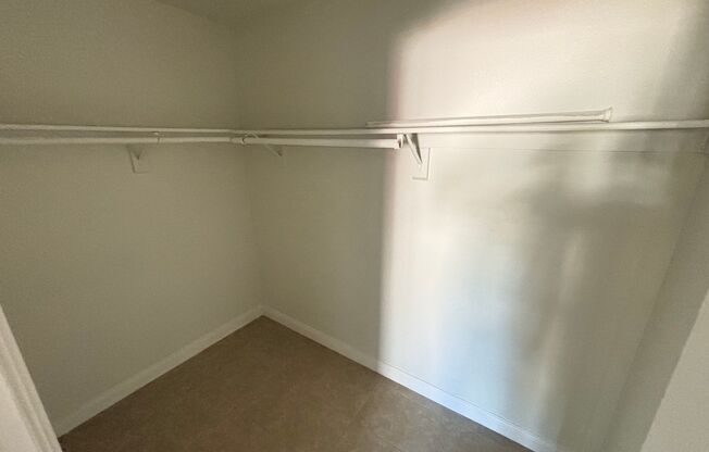 2 beds, 2 baths, $1,295, Unit UNIT 1129