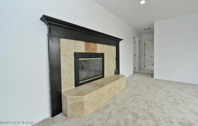 3941 E 8 AVE