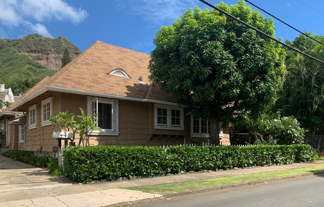 3040 Diamond Head