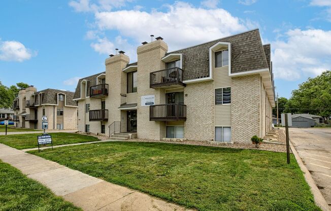 2 beds, 1 bath, 886 sqft, $995, Unit 1630 #13
