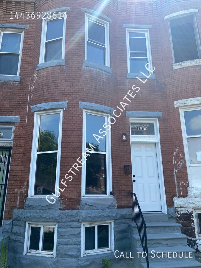 2824 PARKWOOD AVE