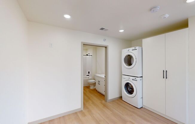 Studio, 1 bath, 535 sqft, $1,240, Unit 6410-105