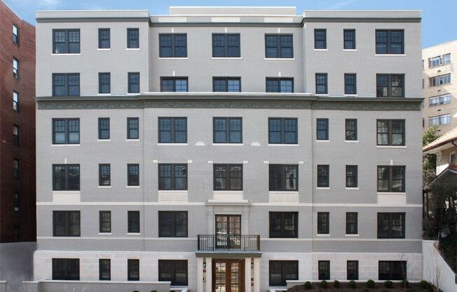 2 beds, 2 baths, 850 sqft, $3,700, Unit 301