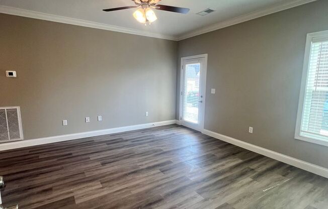 2 beds, 2 baths, 979 sqft, $1,130, Unit 914