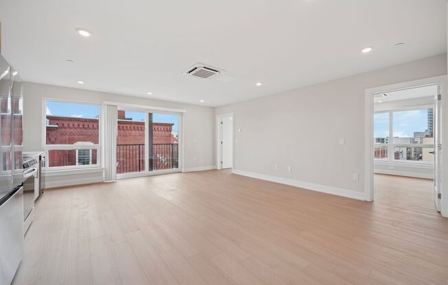 2 beds, 2 baths, 799 sqft, $2,325, Unit Unit 523