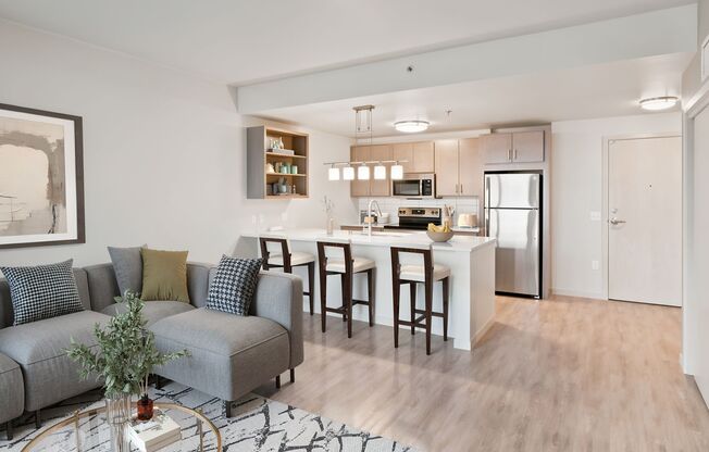 1 bed, 1 bath, 737 sqft, $2,000, Unit 914