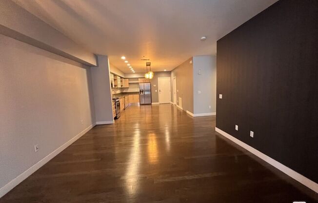 1 bed, 1 bath, 960 sqft, $2,700, Unit 219