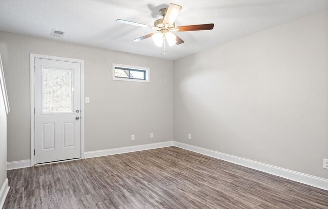 3 beds, 3 baths, $1,425, Unit # 201