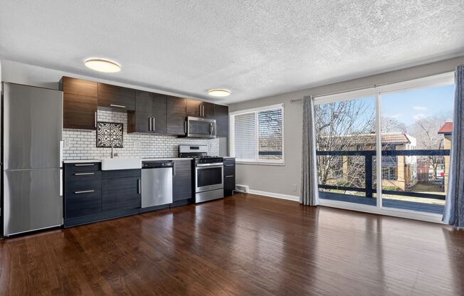 Newly Renovated North Plaza 2BRs with Laundry at Holly 44