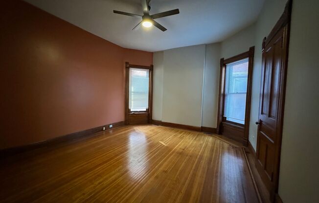 2 beds, 1 bath, $1,275, Unit Apt #1