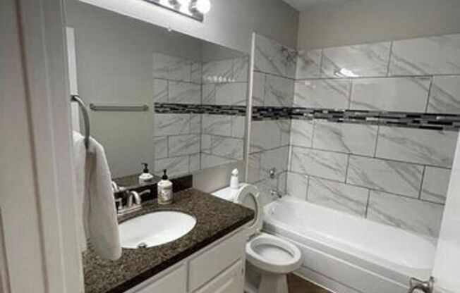 2 beds, 2 baths, $1,900, Unit #112