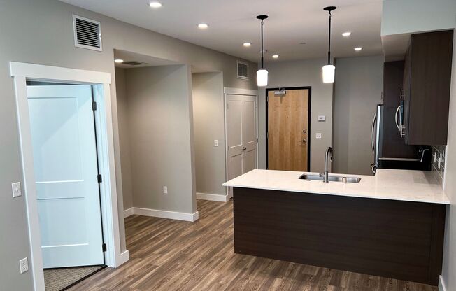 1 bed, 1 bath, 667 sqft, $1,925, Unit One11 514