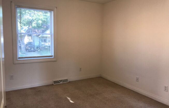 5 beds, 2 baths, $4,295