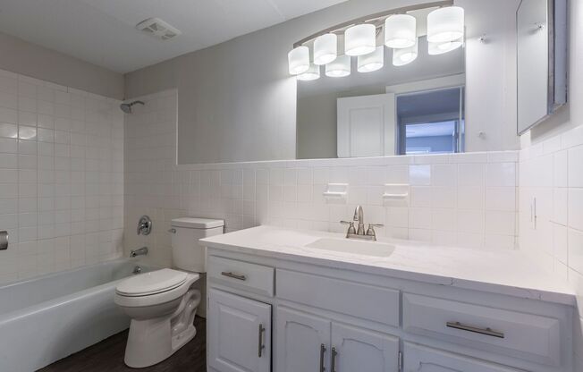 2 beds, 1.5 baths, 1,100 sqft, $1,195, Unit #120