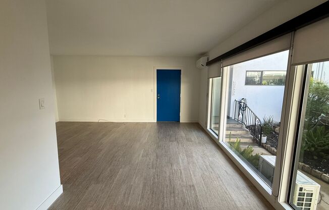 Live in one of the best locations in Los Angeles - Hollywood Hills