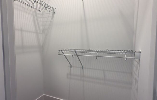 3 beds, 2 baths, 1,300 sqft, $3,399